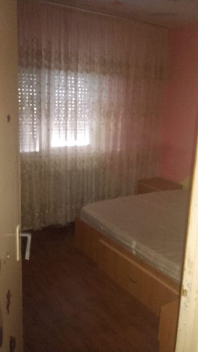 Închiriez apartament 2 camere :aer condiționat, centrala proprie