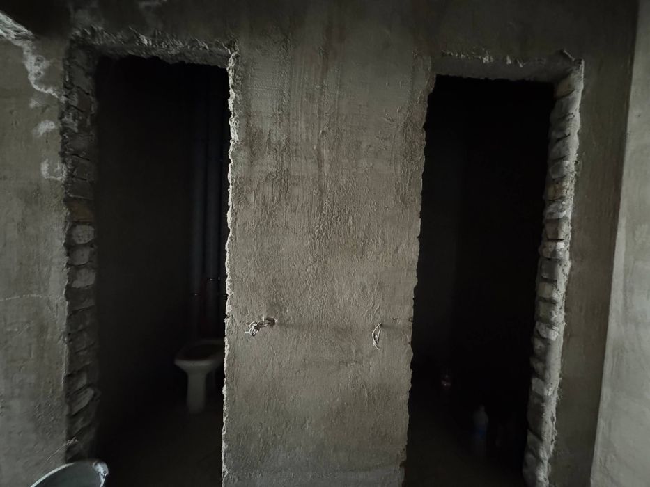 7-mkr 2 xonali 71m2 5-qavat sotiladi