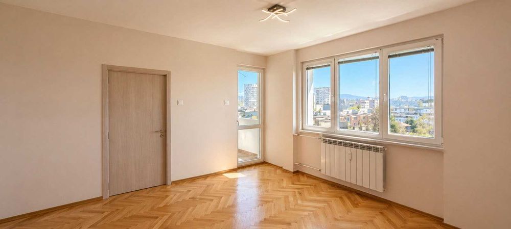 Тристаен ап. под наем в кв. Толстой