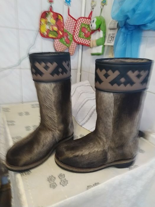 Продам мужские унты