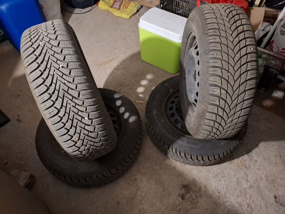 4Genti cu anvelope iarna 195/65R15+1geantă cu anvelopa vara