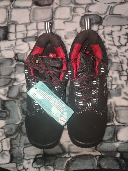 Adidași nou cu Ethiceta