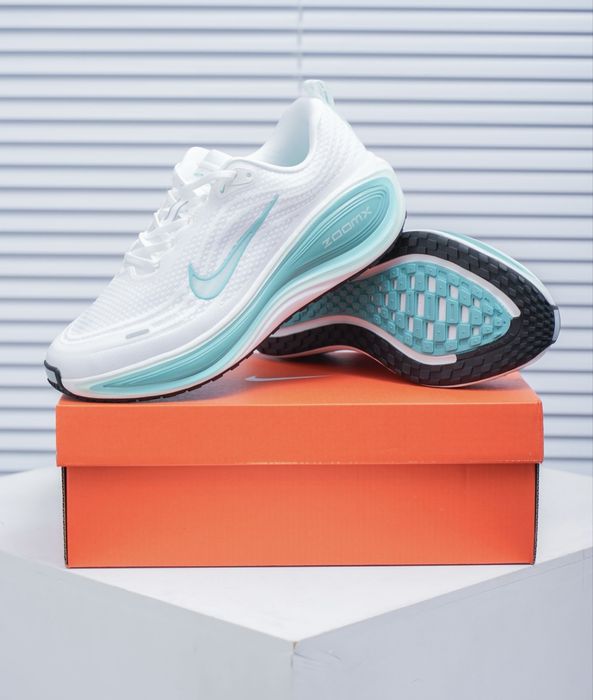 Nike Vomero Plus
