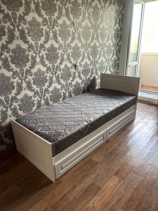 Продам кровать 1,5 спальнюю