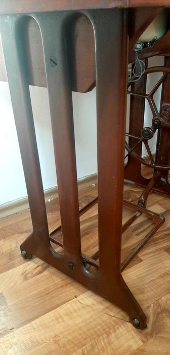 Метални крака за декоративни изделия