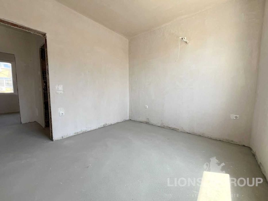 Продава се Четиристаен апартамент в Варна, Цветен квартал - 102 кв.м за 2442 €/кв.м - Снимка #7