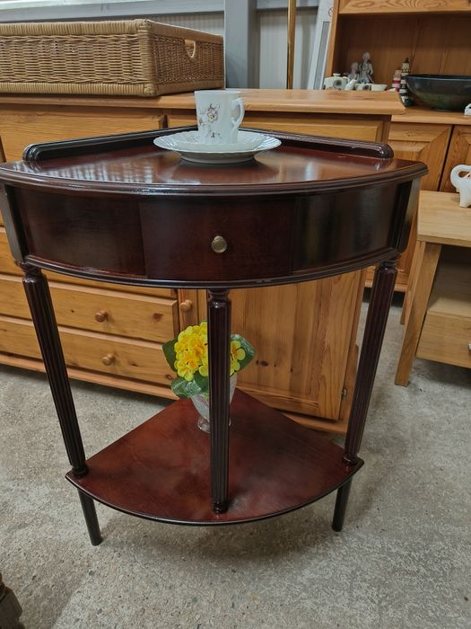 Комплект от две ъглови помощни масички