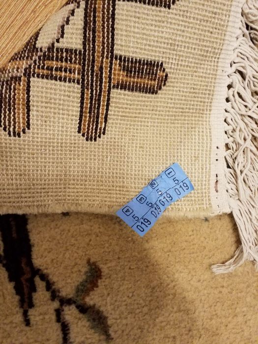 Covor  persan lucrat manual. 170 /120 cm. Transport gratuit.