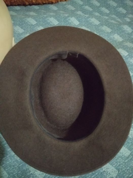 Шляпа чёрная продается