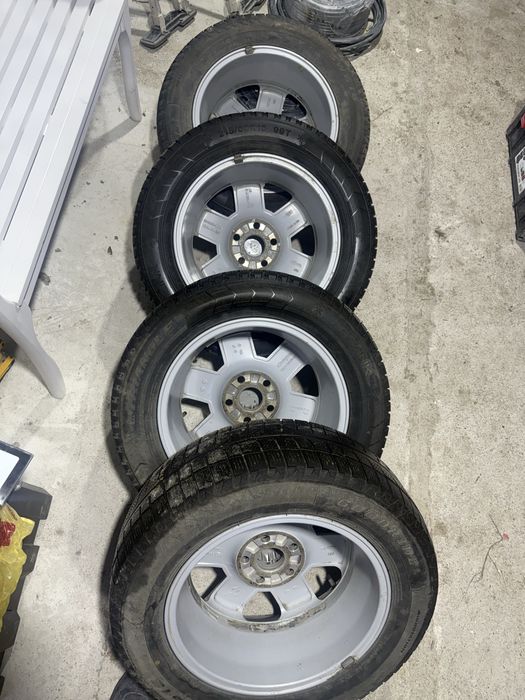 Продам титанка 215/60/R16