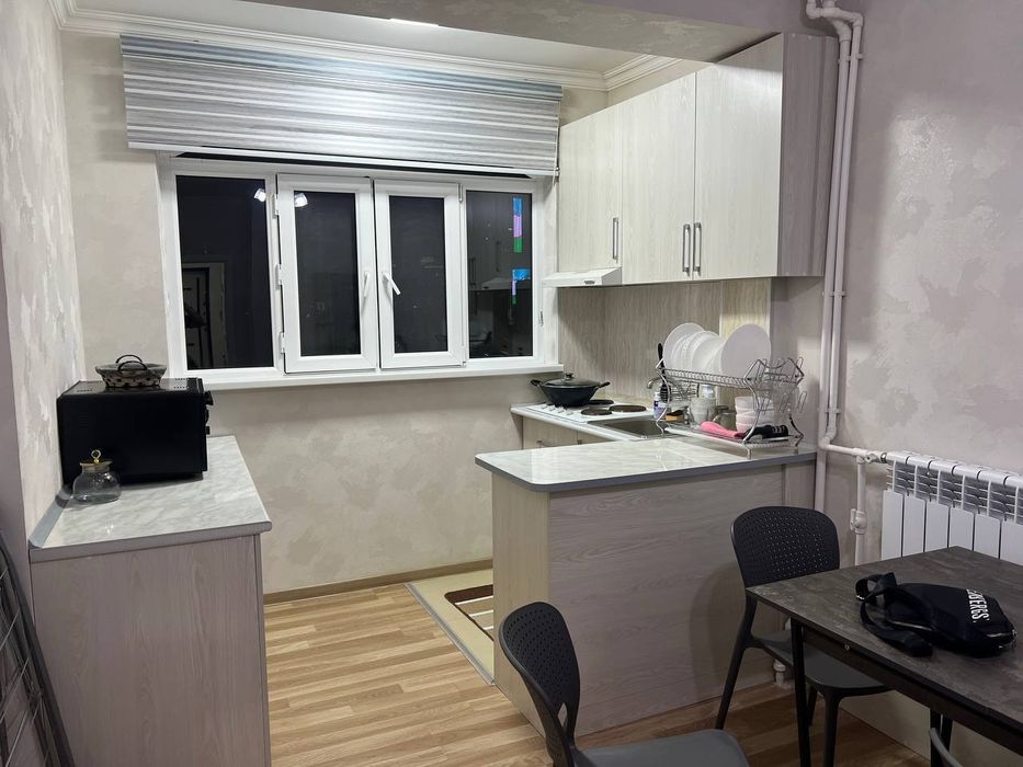 2- Комнатная,  Космонавтов  Метро рядом ( Аренда Квартиры)