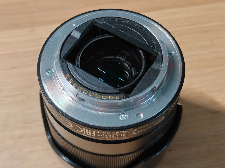 Обектив Sony FE 28mm f/2