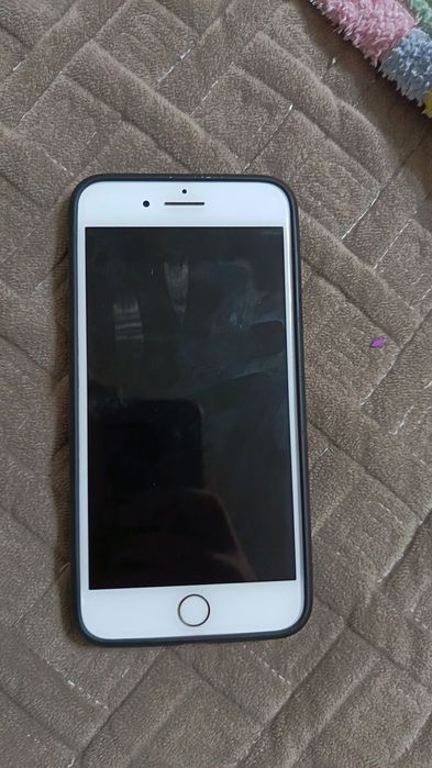 Продам IPhone 7+