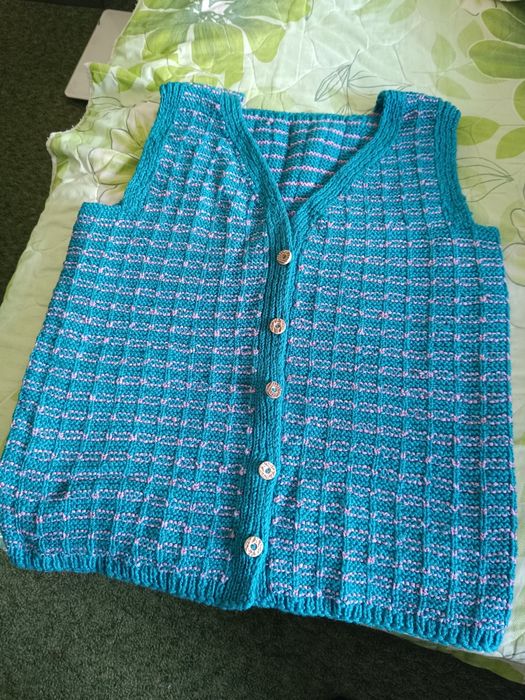 Продавам дам елеци