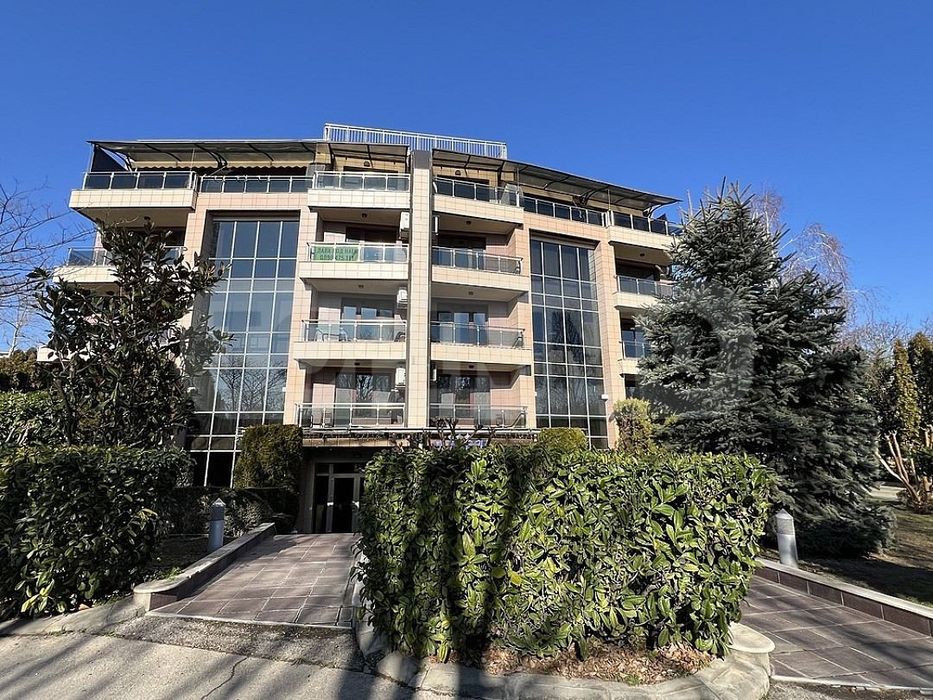 Продава се Двустаен апартамент в Варна, Морска градина - 96 кв.м за 5000 €/кв.м - Снимка #1