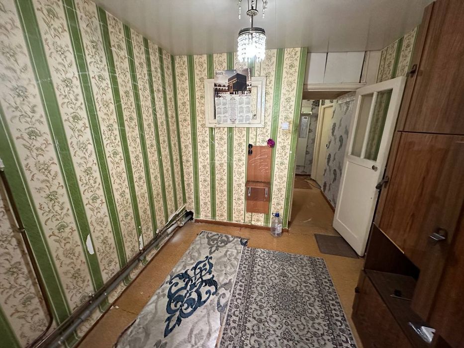 2в3/4/5 МирзоУлугбекский р-н м Феруза,ЭКО Базар,кирпич,64 м2,2 балкона