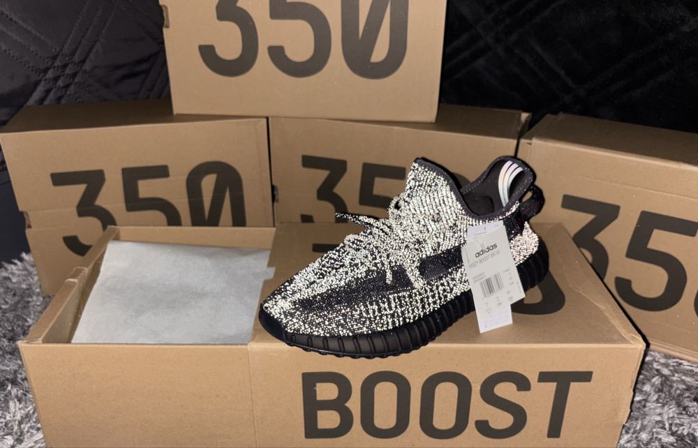 yeezy 350 v2 reflective black