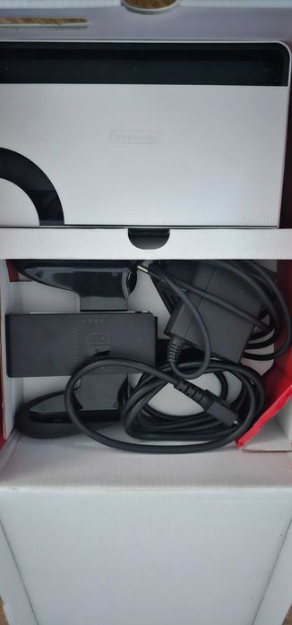 Nintendo switch Mario Kart 8 Deluxe/Nintendo switch Oled + 2 игри