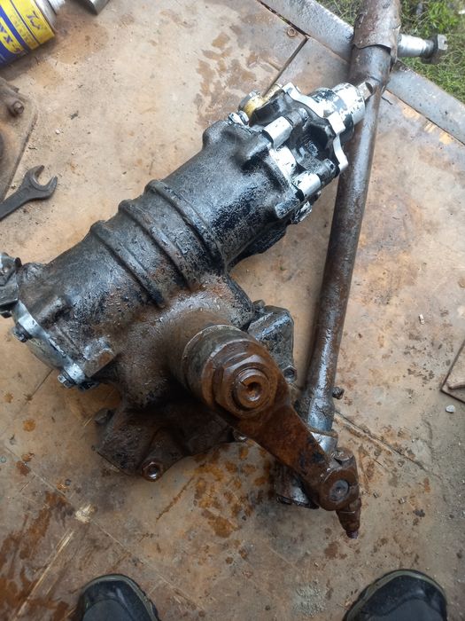 Продам гур на зил и запчасти на зил бычок