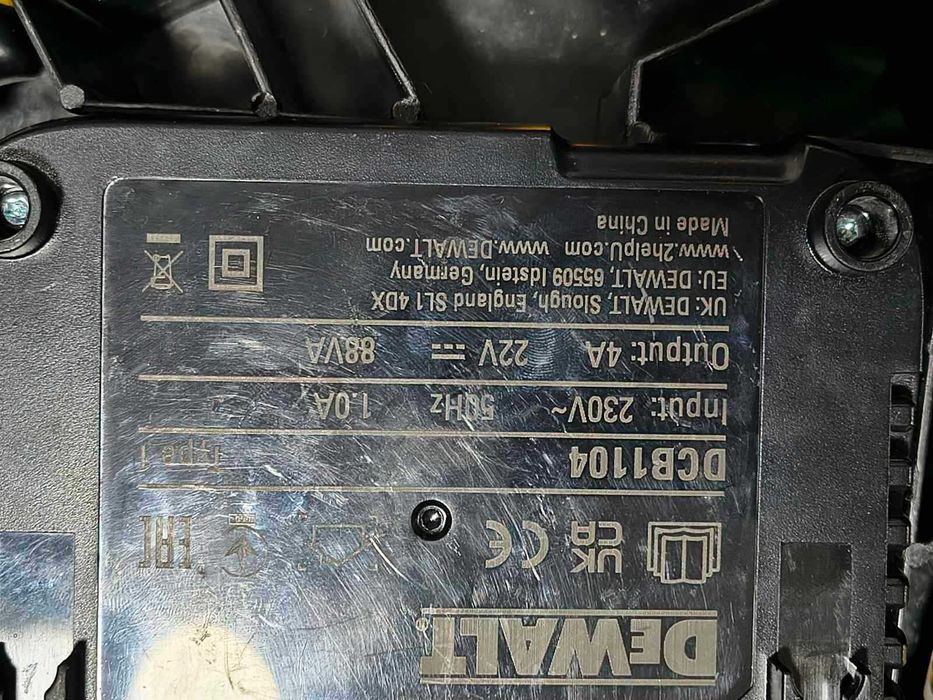 Dewalt XR акумулаторен комплект винтоверт и гайковерт