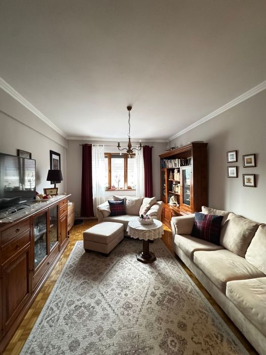 Apartament la casă –ultra central – Oradea

Se oferă spre vânzare apar