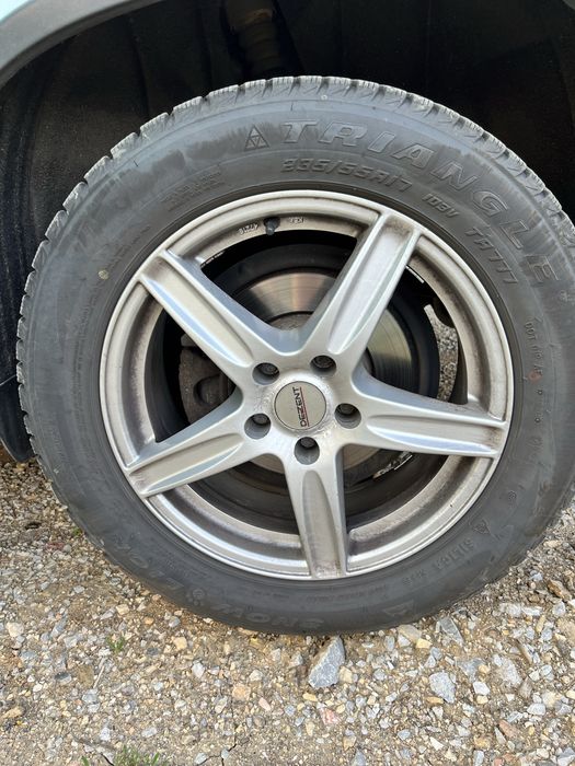 Jante 17” Tiguan + Anvelope iarnă 235/55 R17 – Stare foarte bună