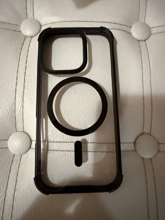 Кейс iPhone 16 Pro