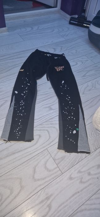 Pantaloni gallery dept