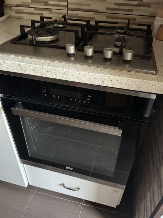 Cuptor electric Beko si plita gaz Beko