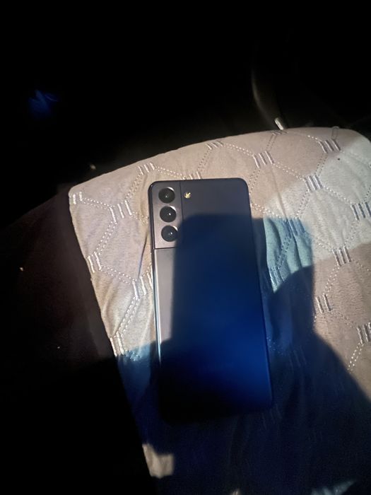 Продам Самсунг S21 5 G