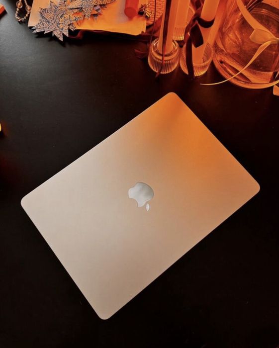 Macbook air  m2 8 256