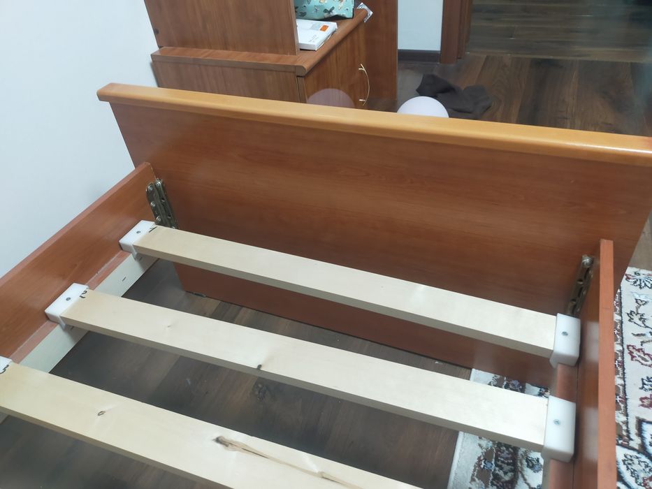 Кровать 20000 тг