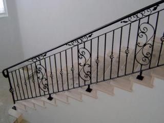 Balustrade balcoane scări din fier forjat și tabla decupata