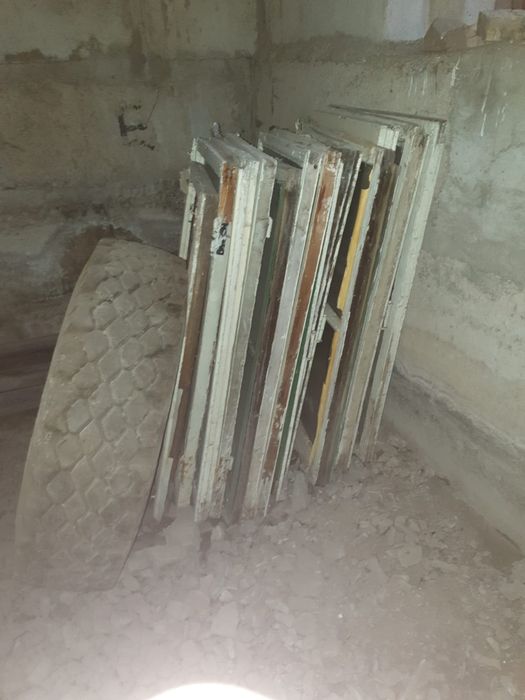 Продаю рамы со стеклами за 1 тыс , самовывоз