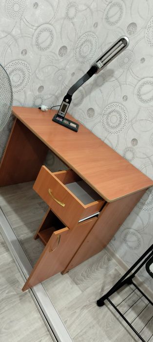 Продам письменный стол
