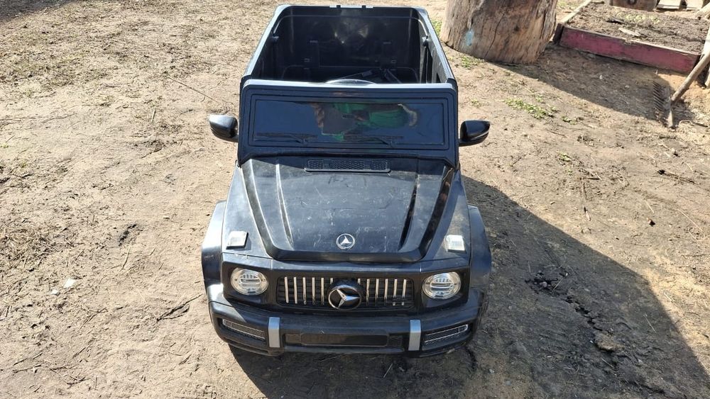 Продам детскую машину электромобиль