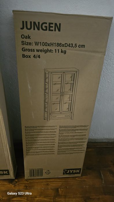 Vitrină JUNGEN 2 uși 1 sertar, stejar sălbatic