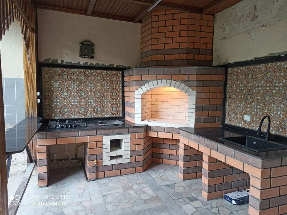 СТРОЕМ БАРБЕКЮ. очаги. Летние кухни . Камин.