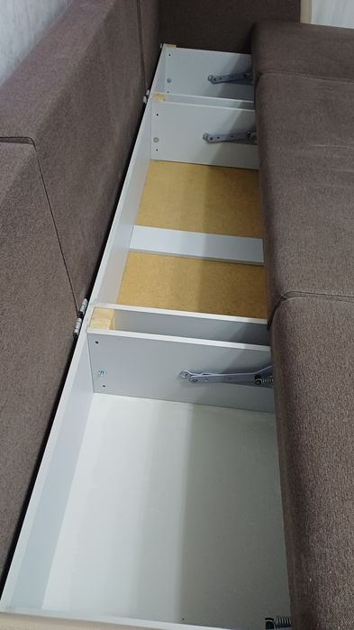 Срочно продаю диван