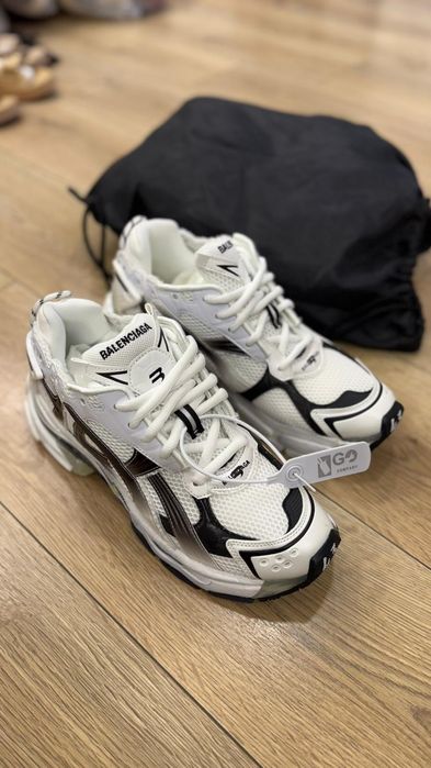 Balenciaga Runner