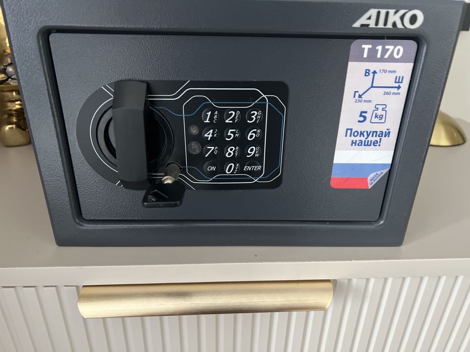Продам сейф как новый