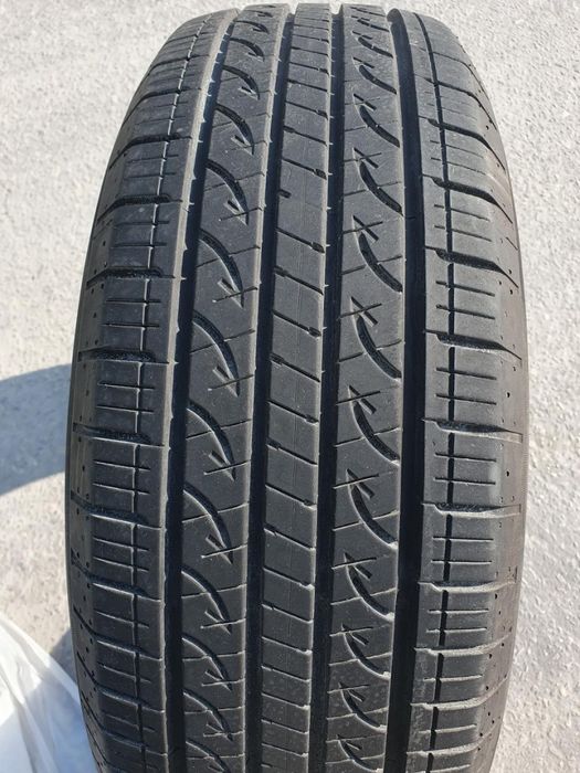 летни гуми Yokohama Avid GT 225/65R17 - на 7400км

Продававам 2 б