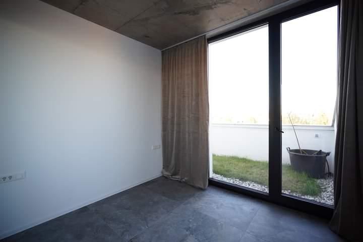 Дава се под наем Тристаен апартамент в София, Горубляне - 120 кв.м за 1500 € - Снимка #10