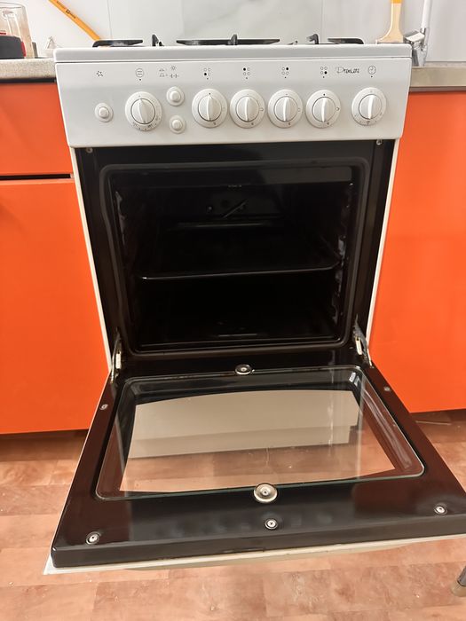 Газовая плита белая