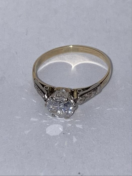 Inel solitaire aur 18kt.cu diamant 0.75ct