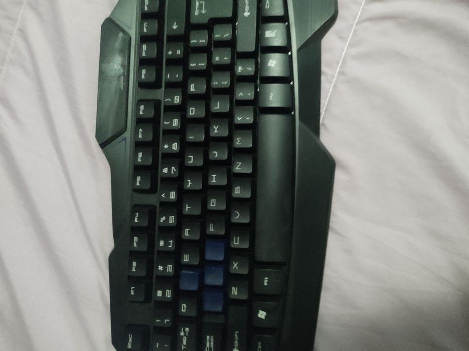 Греймъска клавиатура  Hama