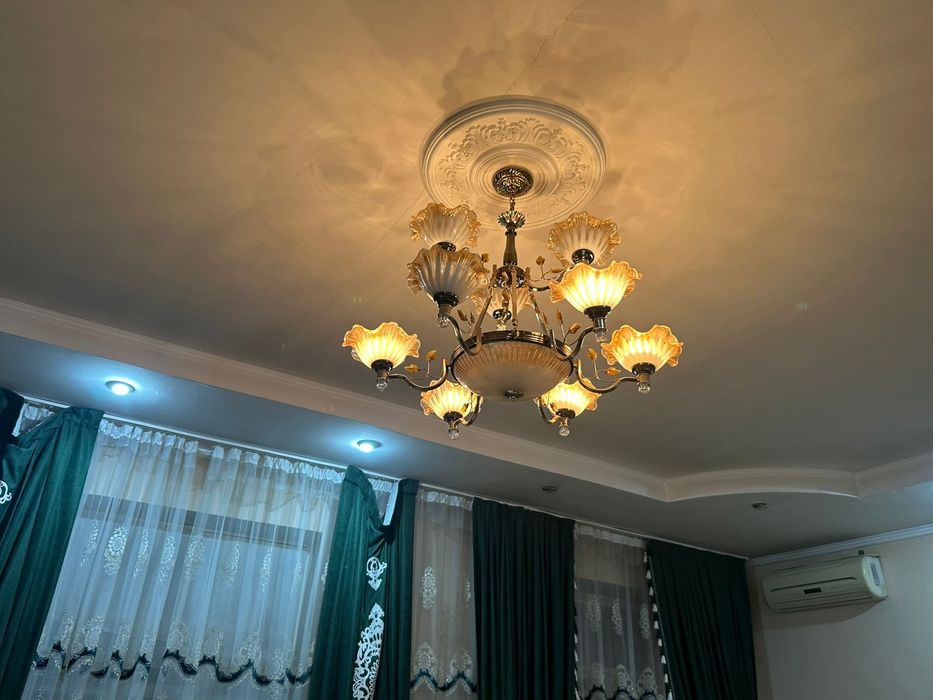 Продам люстру срочно