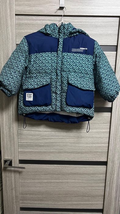 Продам куртку детскую