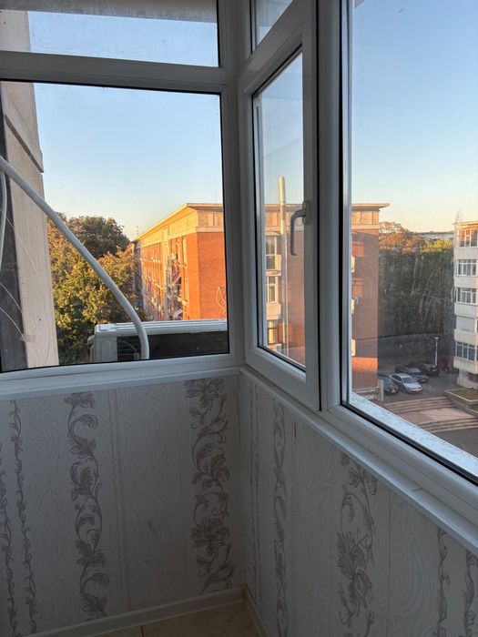 Apartament cu 2 camere pe Str . Domneasca
