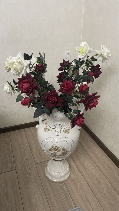 Ваза с цветами розы